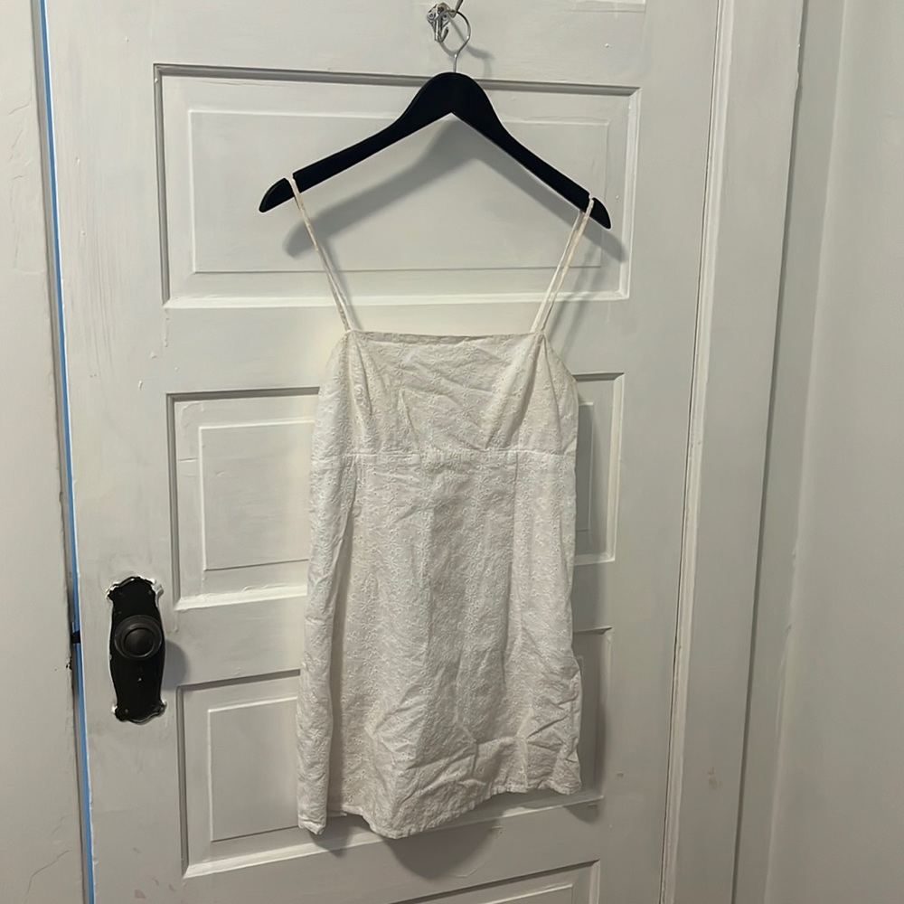 Vintage White Eyelet Mini Dreds